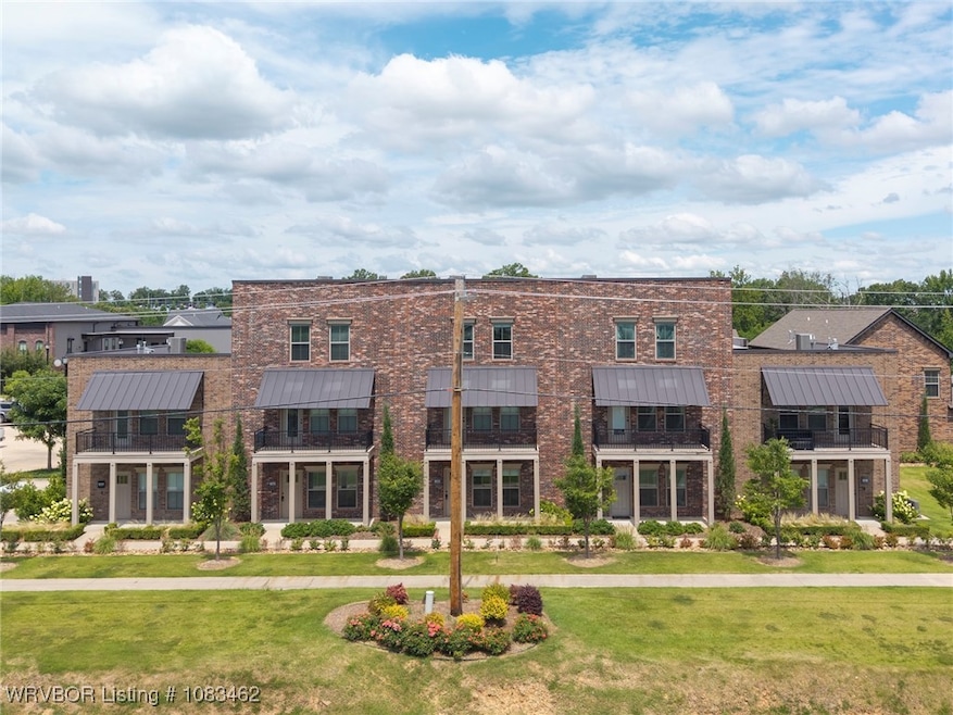 9223 R A Young Jr Dr, Barling, AR 72923 - photo 1