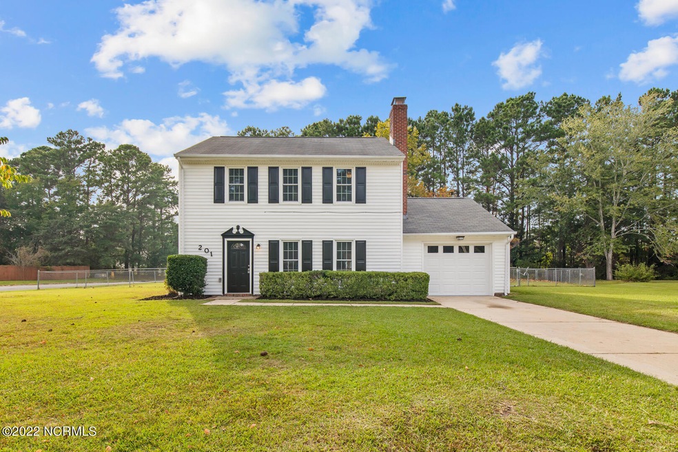 201 Valencia Ct, Jacksonville, NC 28546 - photo 1
