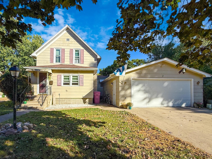 1726 Boone St, Boone, IA 50036 - photo 1