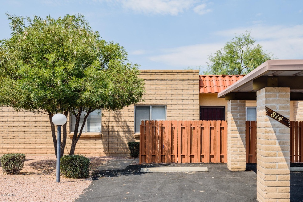 002 - 814 S. Pantano Rd