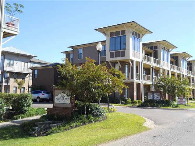 Beautiful unit in Rivertwown on the Island!  Photo