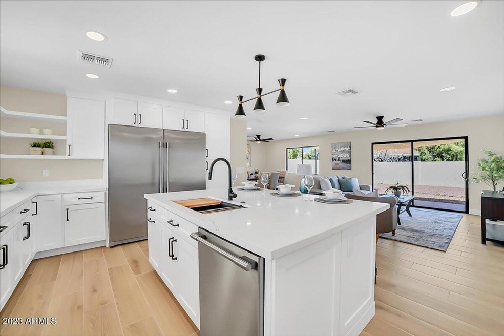 13-8608 E Palm Ln-13