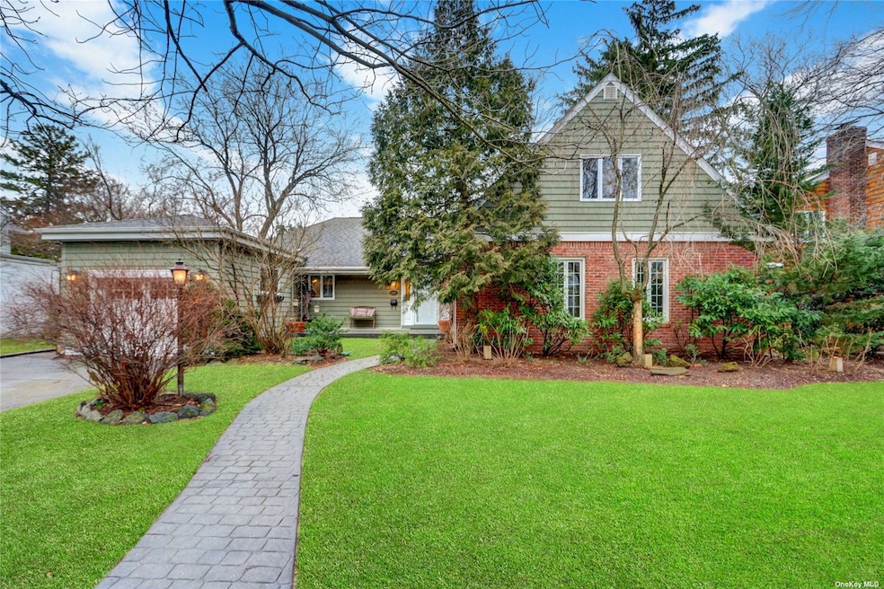 1639 Ridgeway Dr, Hewlett, NY 11557 - photo 1