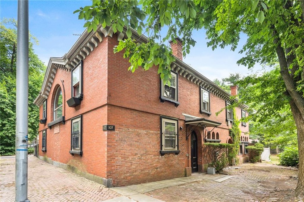 107 Benevolent St, Providence, RI 02906 - photo 1