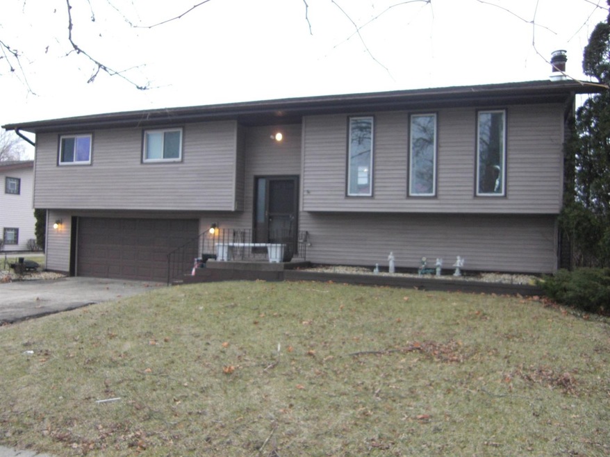 1229 Cedar Ln, Dyer, IN 46311 - photo 1