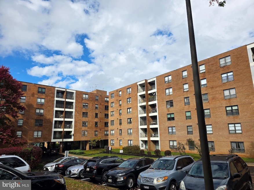 Elmont Condominium unit 103, Baltimore, MD 21215 - photo 1