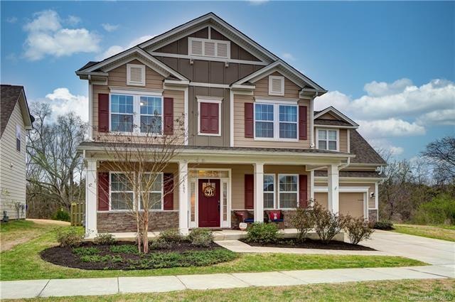 Beautiful home, great location, VERY private lot, fenced backyard