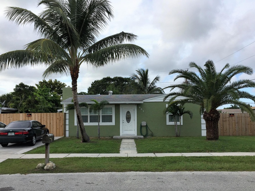 621 Elm Rd