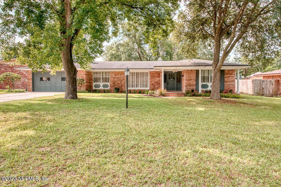 8136 Parkridge Cir N, Jacksonville, FL 32211 - photo 1