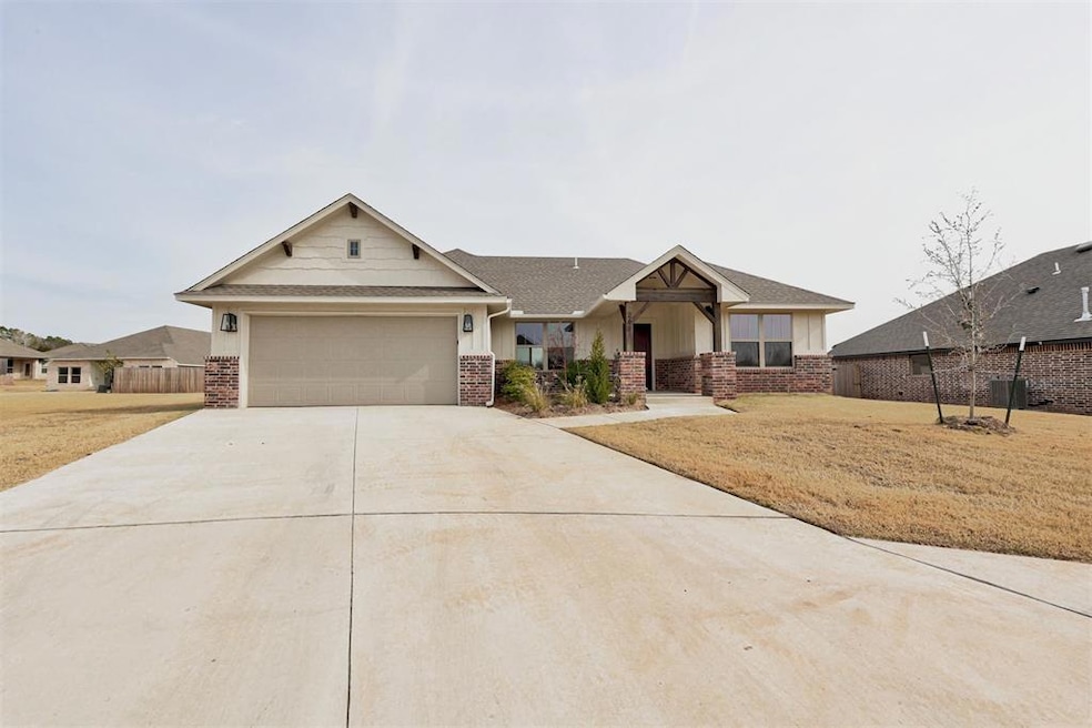 205 Juniper Cir, Noble, OK 73068 - photo 1