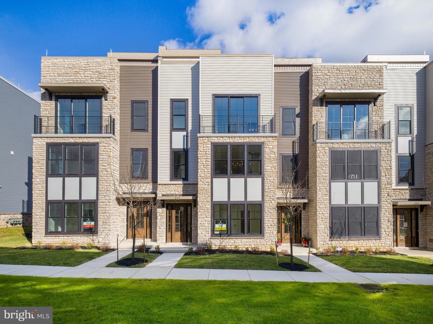 345 Horseshoe Trail unit 16B, Newtown Square, PA 19073 - photo 1