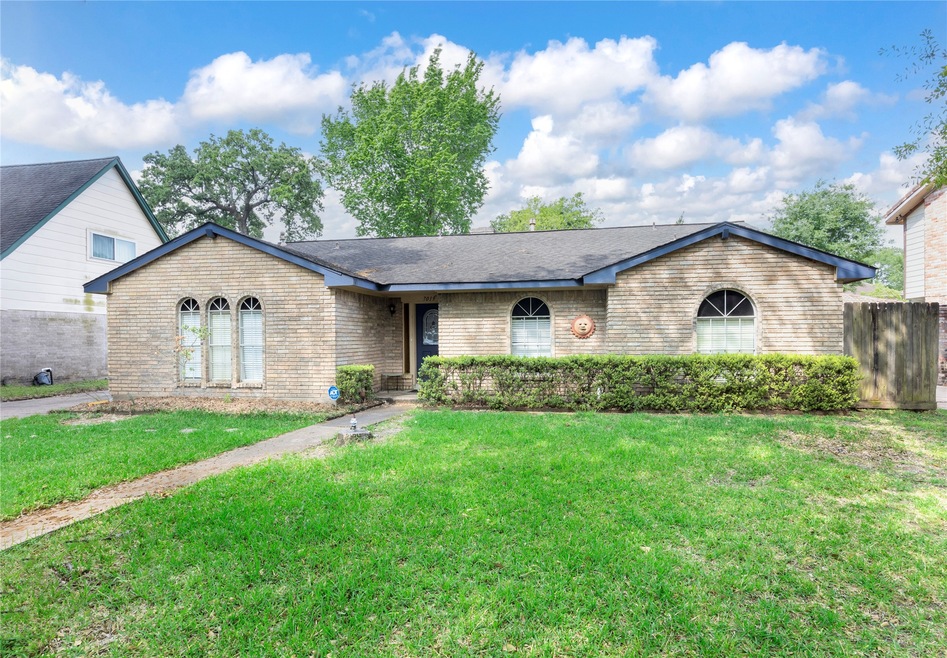 7019 Bent Branch Dr, Houston, TX 77088 - photo 1