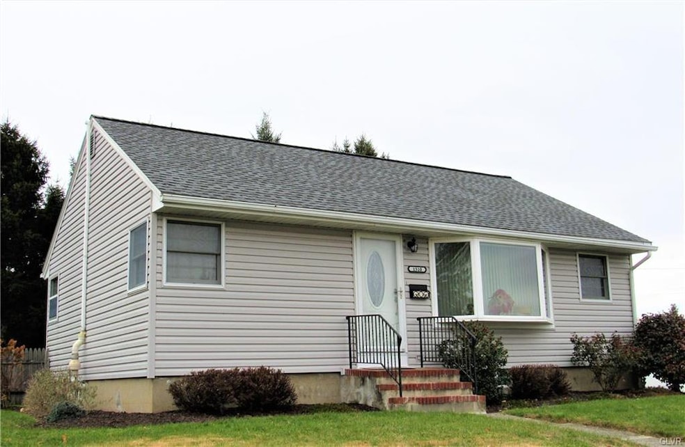 1510 Dale Ln, Bethlehem, PA 18018 - photo 1