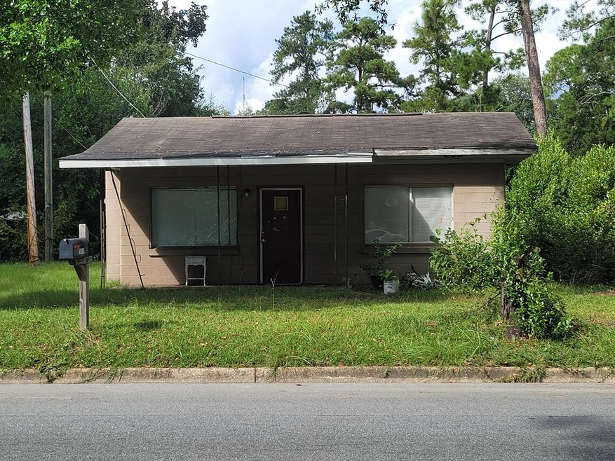 1109 W Gordon Ave, Albany, GA 31707 - photo 1