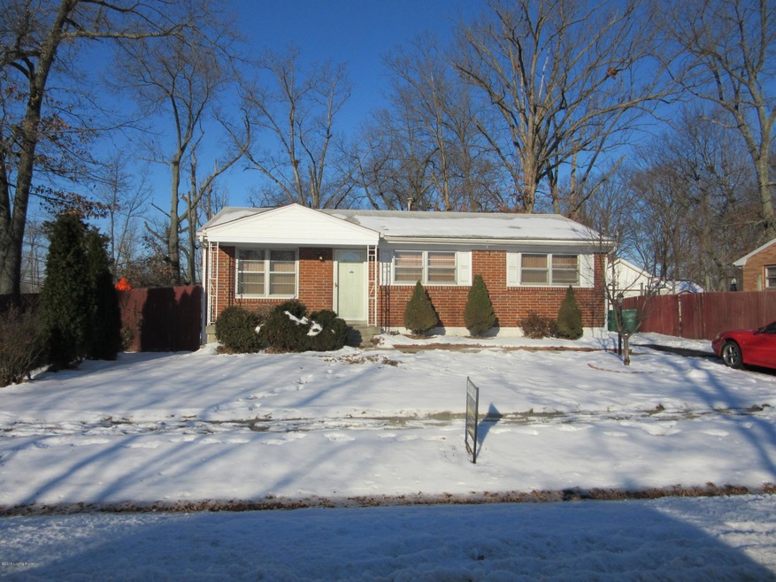 9320 Pagoda Dr, Louisville, KY 40229 - photo 1