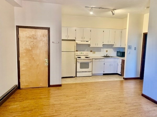 52 Salem St unit 1F, Boston, MA 02113 - photo 1