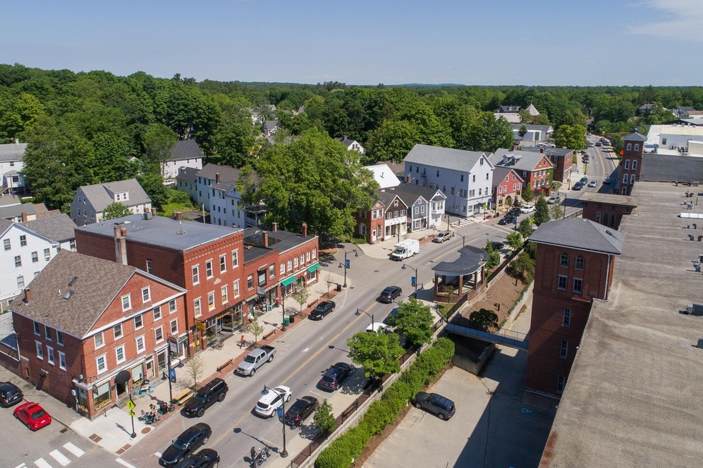 Rivermoor Landing unit 34, Newmarket, NH 03857 - photo 1