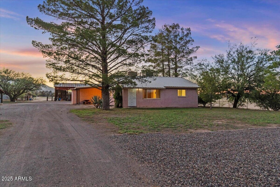 5256 U S 191 unit 5, Safford, AZ 85546 - photo 1