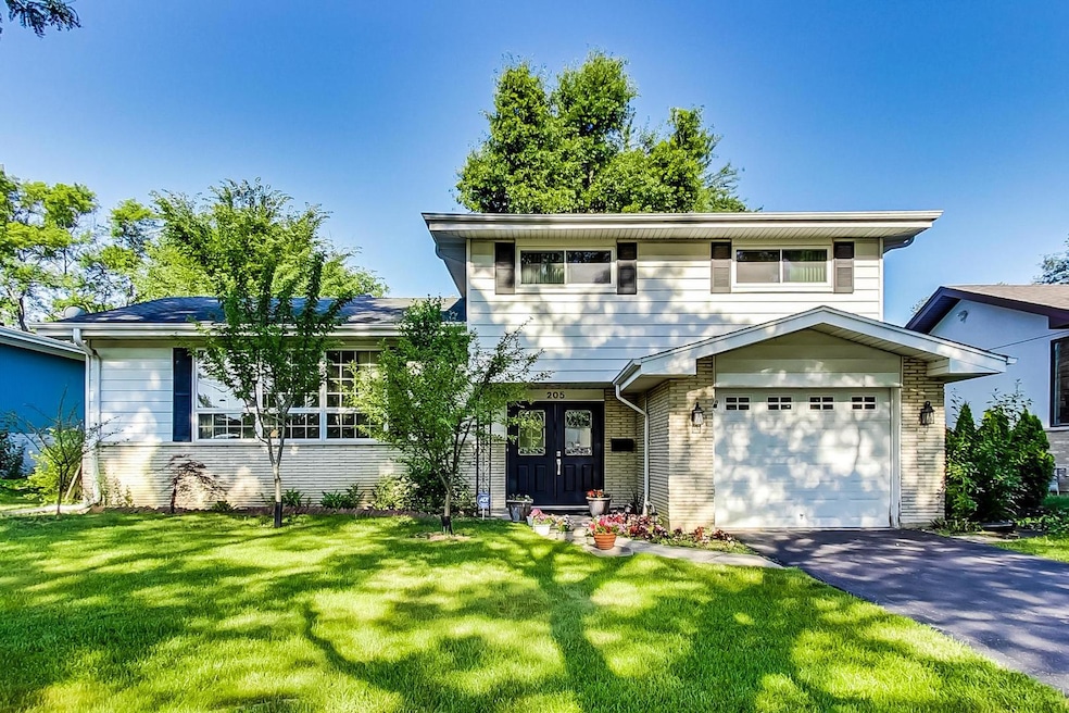 Sold $500,000 • Co-Listing Agent