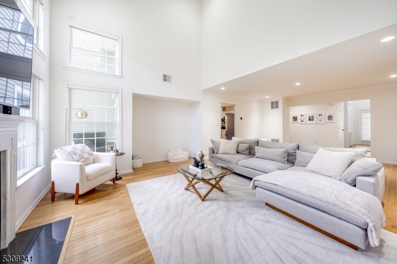 5 Waldeck Ct unit 15, West Orange, NJ 07052 - photo 1