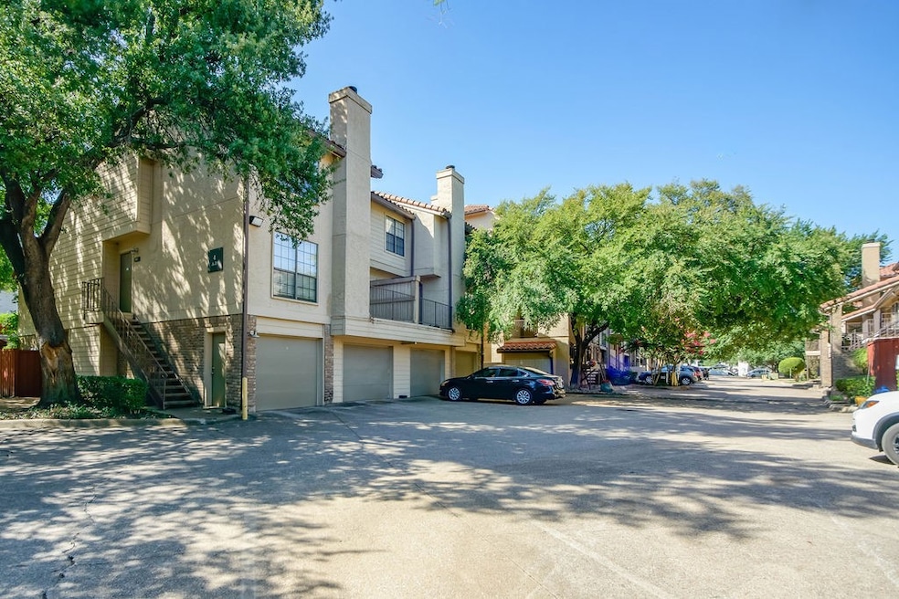 4777 Cedar Springs Rd unit 8L, Dallas, TX 75219 - photo 1