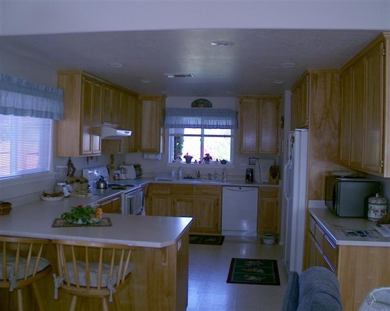 1091 Brookdale Ave, Medford, OR 97504 - photo 1