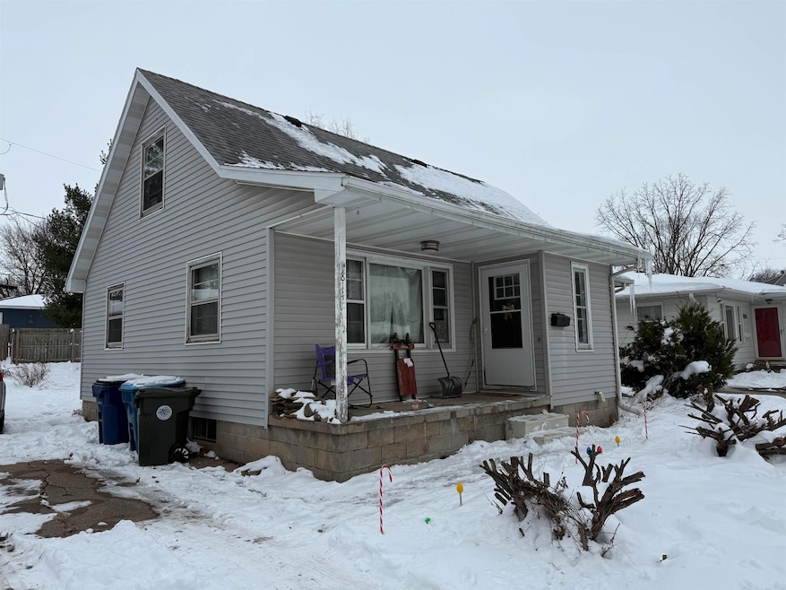 814 Locke Ave, Waterloo, IA 50702 - photo 1