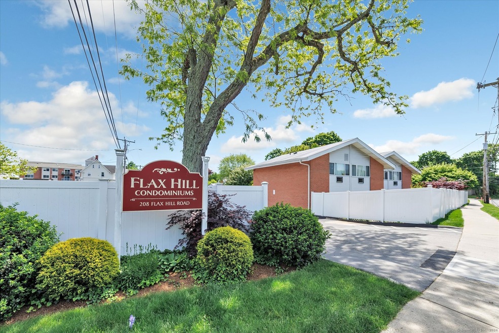 208 Flax Hill Rd unit 21, Norwalk, CT 06854 - photo 1