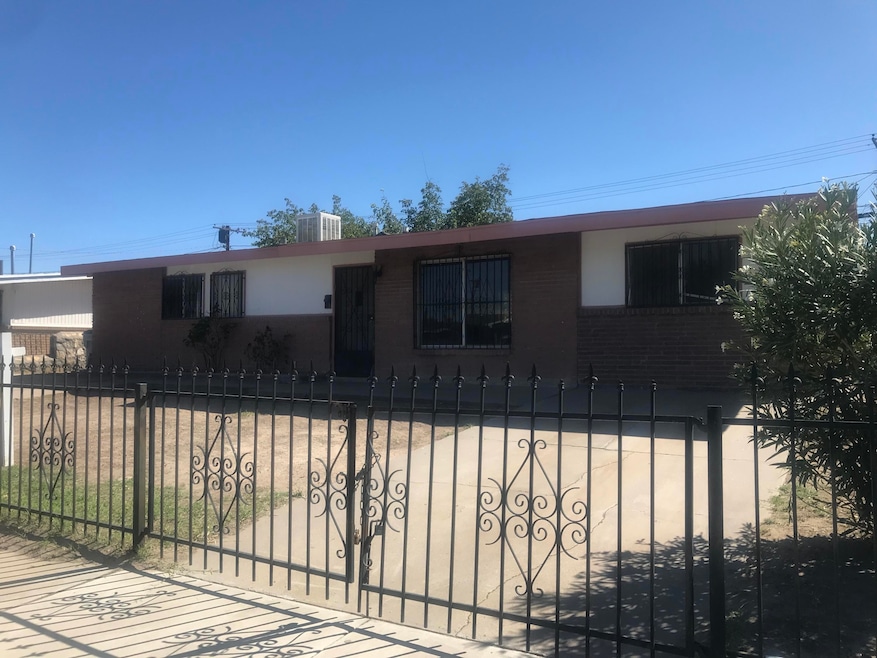 256 Mccarthy Ave, El Paso, TX 79915 - photo 1