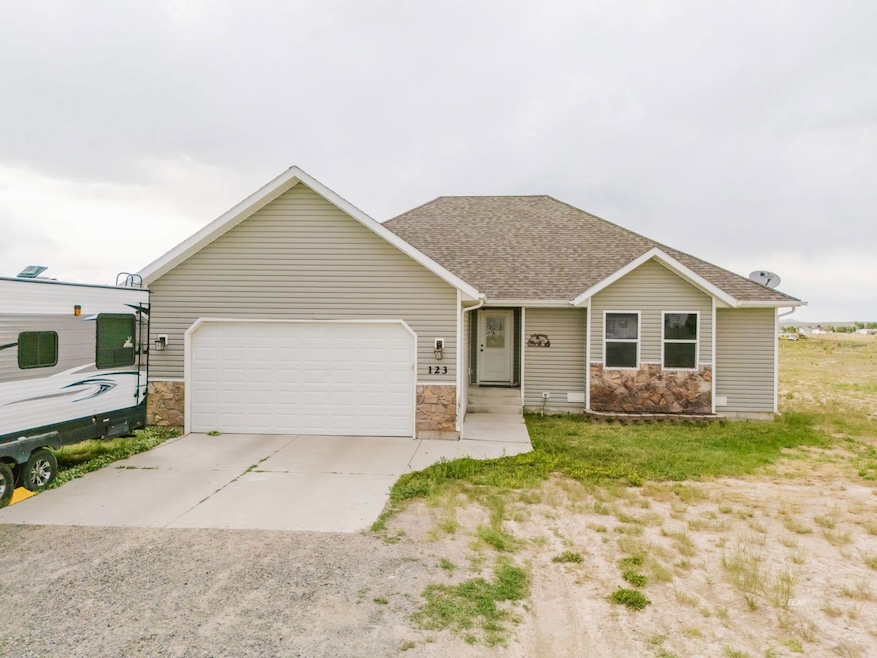 Under Contract $425,000
