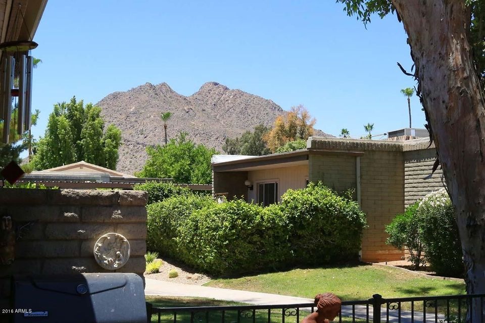 View from the EAT-IN Kithen of Camelback