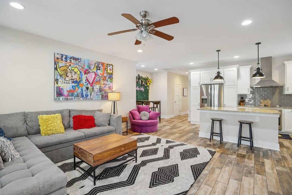 1206 Deloney St unit B, Austin, TX 78721 - photo 1