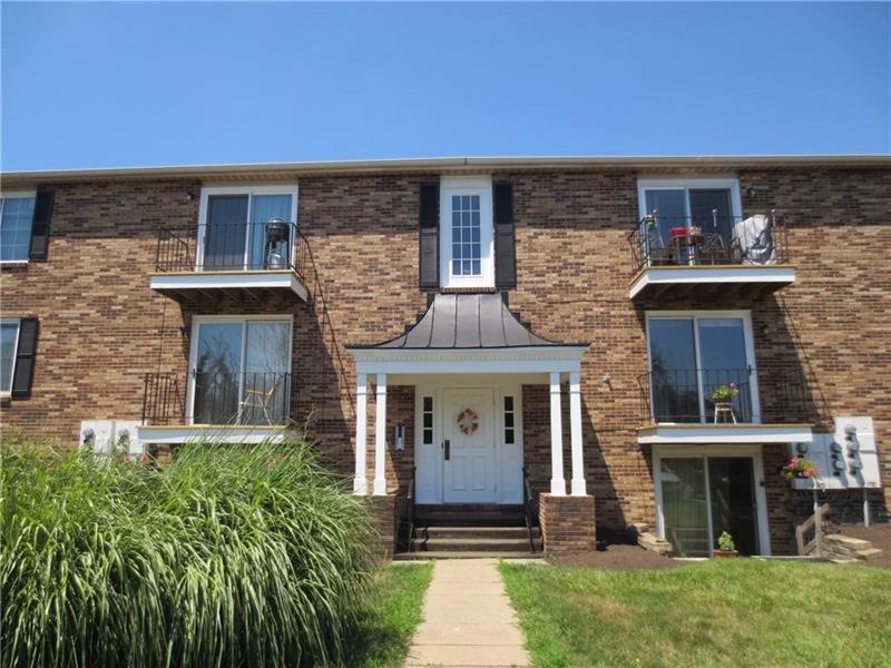 Welcome to 1618 Jefferson Ridge Drive!!