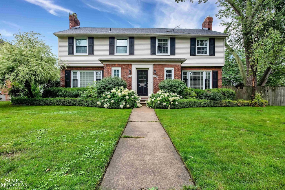 804 Harcourt Rd unit 6, Grosse Pointe Park, MI 48230 - photo 1