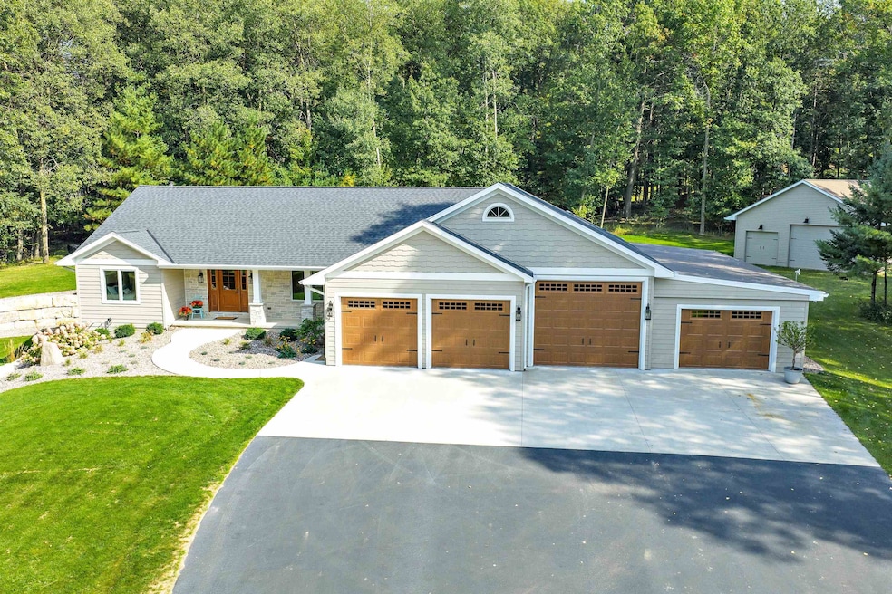 2326 Pristine Ln, Suamico, WI 54313 - photo 1