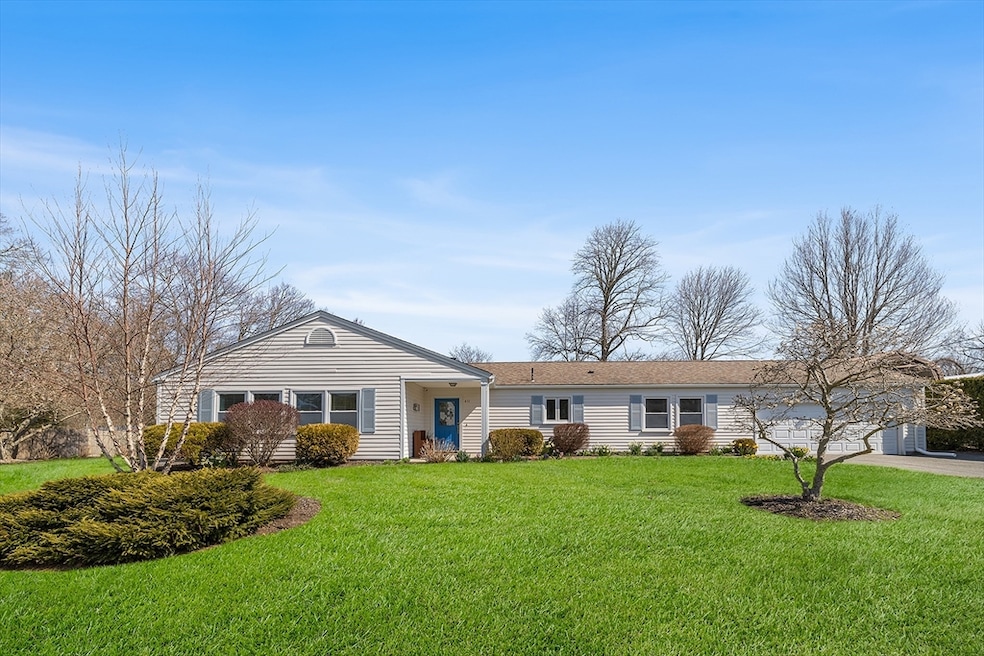 411 Gulf Rd W, South Dartmouth, MA 02748 - photo 1