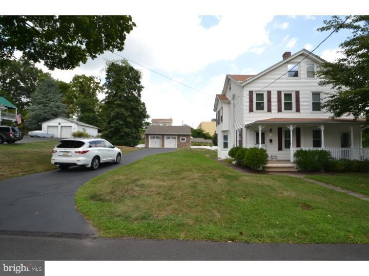 647 Hampton Ave, Southampton, PA 18966 - photo 1