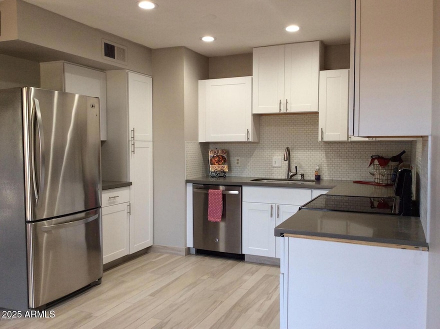 1012 E Highland Ave, Phoenix, AZ 85014 - photo 1