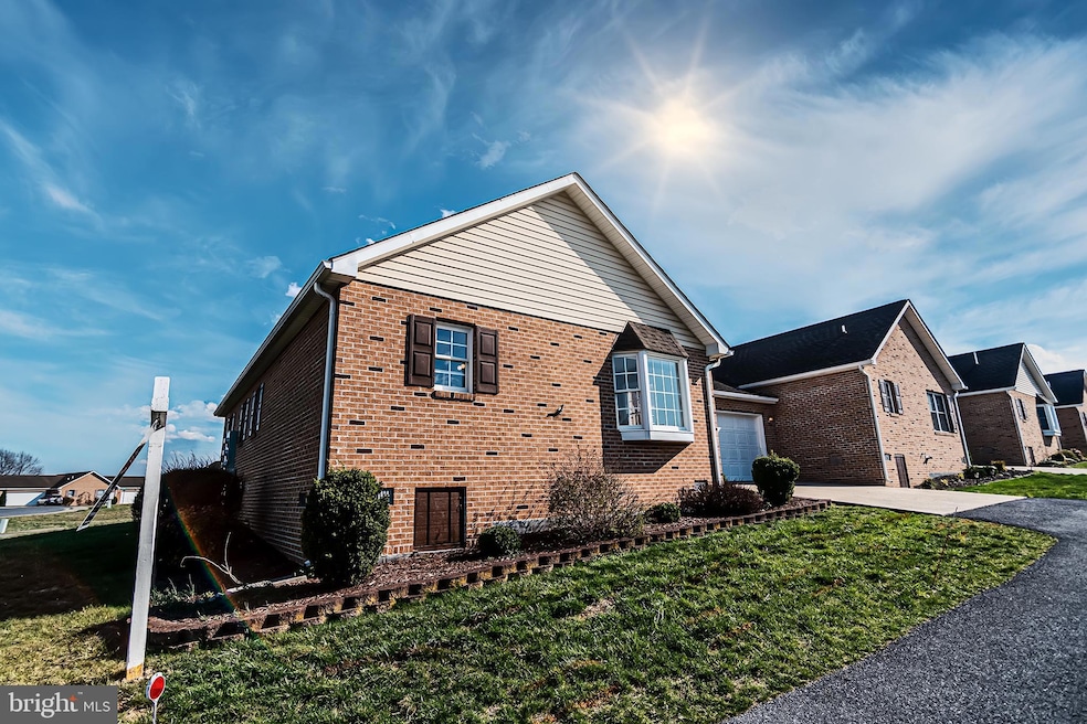 23 Logan Cir, Strasburg, VA 22657 - photo 1