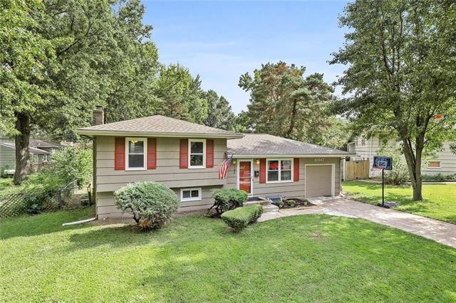 10517 W 73rd St, Shawnee, KS 66203 - photo 1