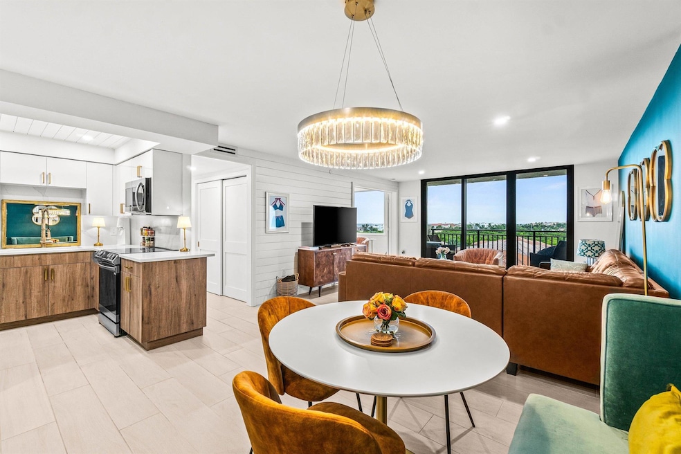 For Sale $1,075,000 • Co-Listing Agent