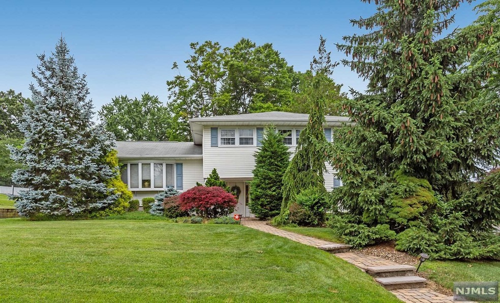 28 Kossuth Place, Wayne, NJ 07470 - photo 1