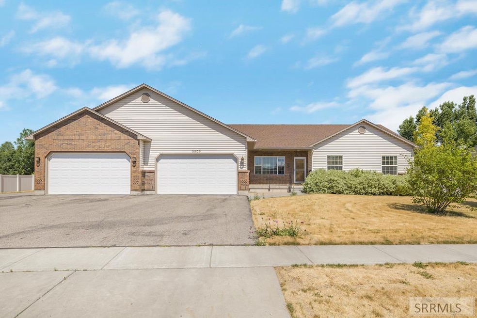 Pending $450,000 • Co-Listing Agent