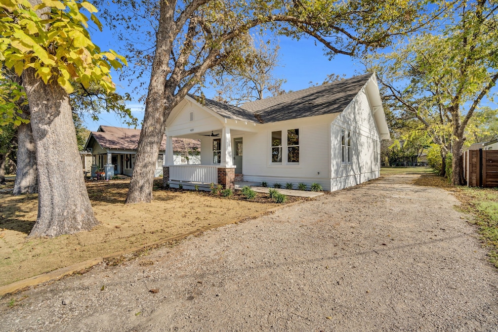 622 Dunn St, Waxahachie, TX 75165 - photo 1