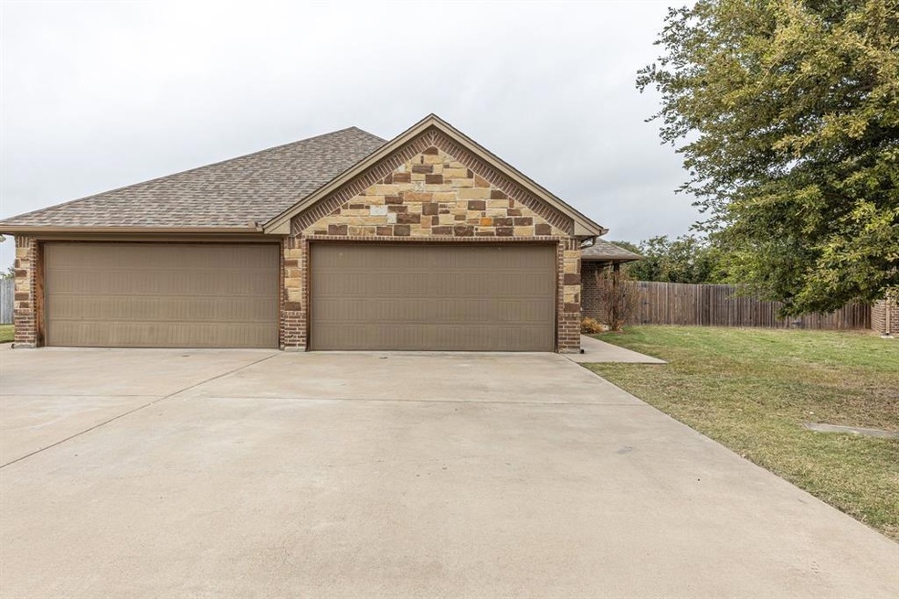 4205 Donna Ct, Granbury, TX 76049 - photo 1