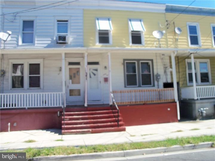 63 W Pitman St, Penns Grove, NJ 08069 - photo 1