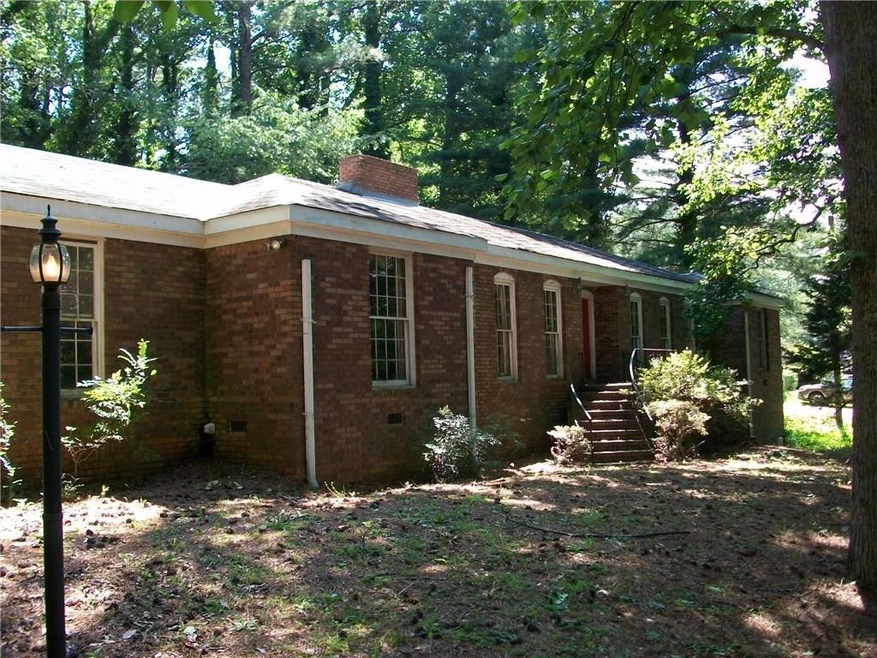 529 S Keeler Woods Dr NW, Marietta, GA 30064 - photo 1