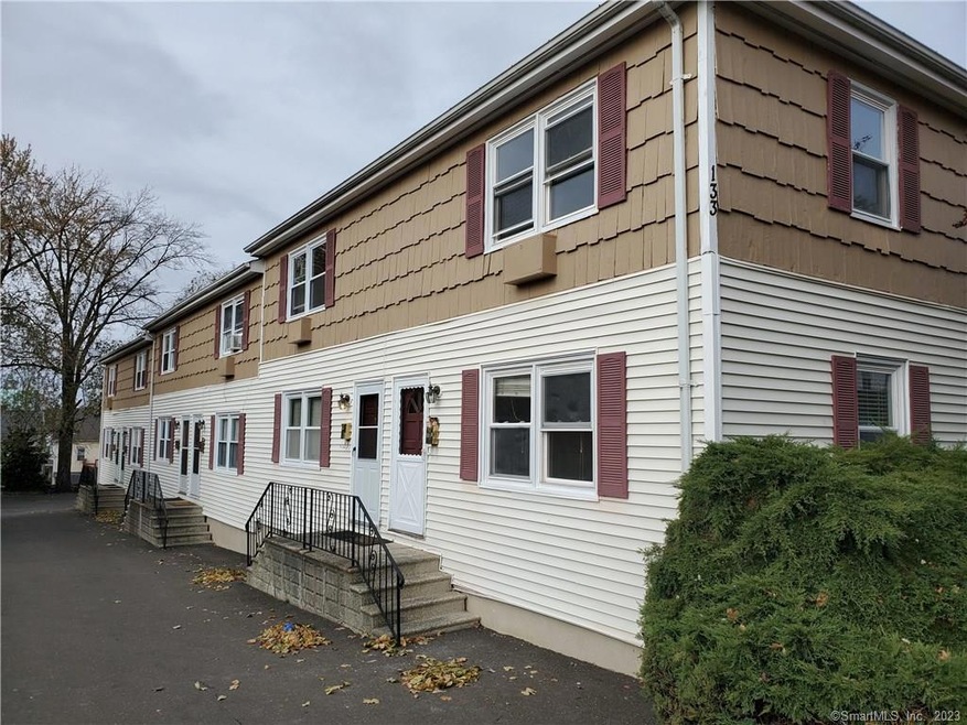 133 Lockwood Ave unit D, Stamford, CT 06902 - photo 1