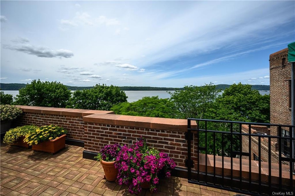 100 Ardsley Ave W unit 7A, Irvington, NY 10533 - photo 1