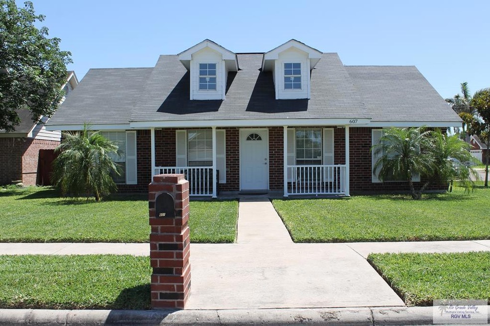 607 Bowie St, Weslaco, TX 78599 - photo 1